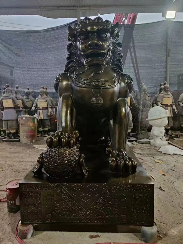 铜狮子雕塑